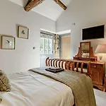 2 Bed In Oc-93098 Casa vacanze