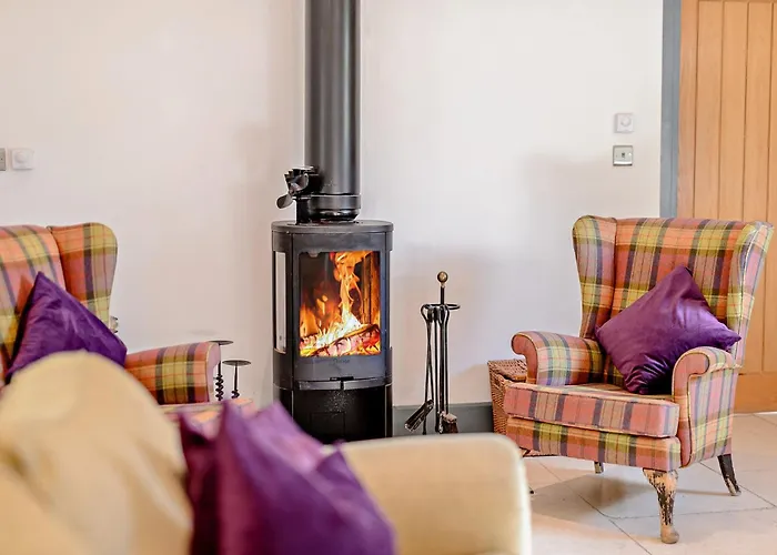 2 Bed In Oc-93098 Holiday home