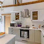 2 Bed In Oc-93098